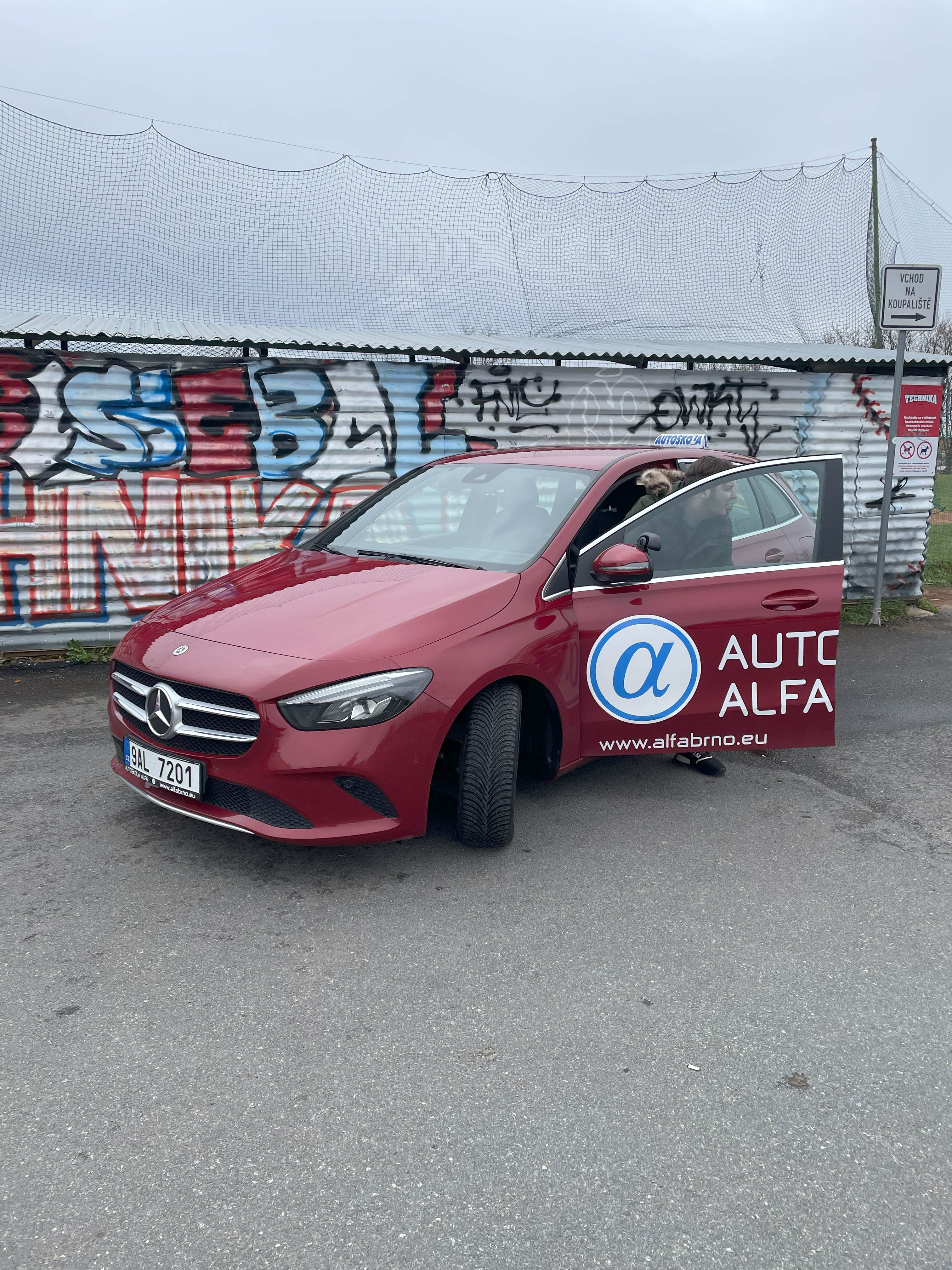 Mercedes-Benz autoškola